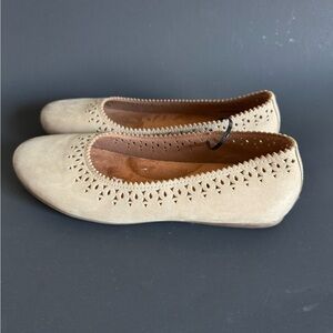 SoftWalk Beige Women's Flats